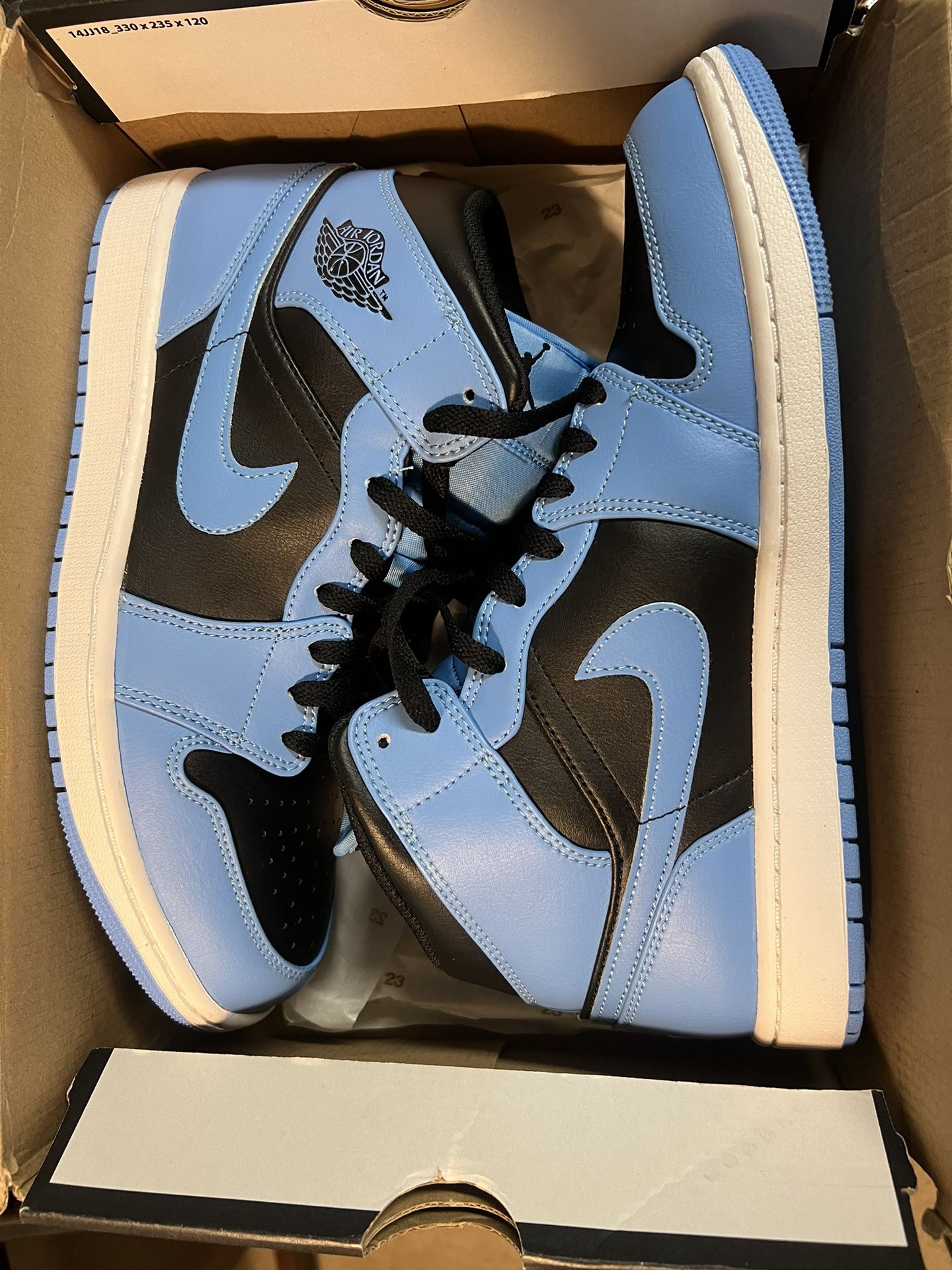 Jordan Retro 1 Mids