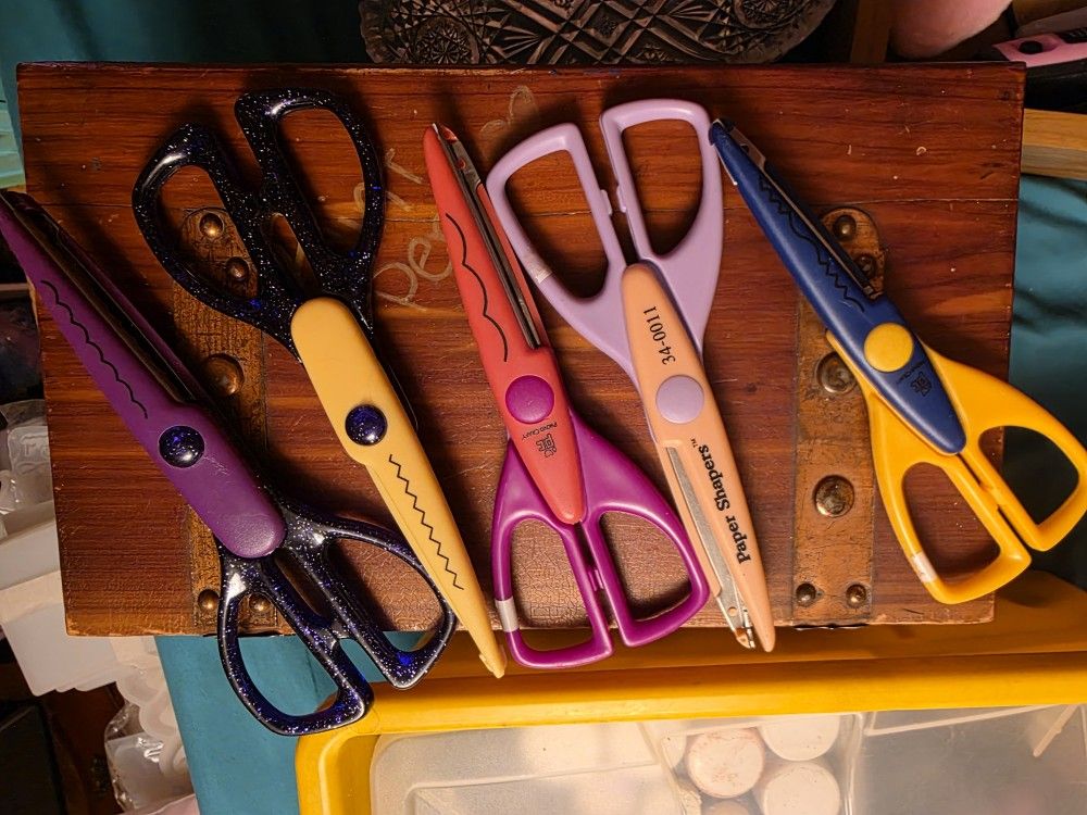 Set Of 5 Scrapbooking Scissors