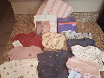 Baby girls NB clothing lot-NWT
