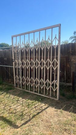 Gate