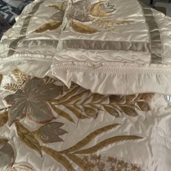 Queen Bedspread And. Free Plastic Storage Small One