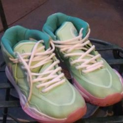 Nike Kyrie Infinity Size 8