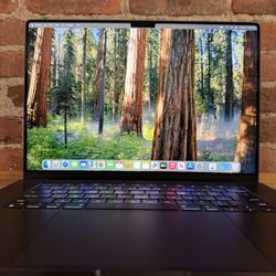 💻 MacBook Pro 16” M3 Pro (2023) – 18GB RAM / 512GB SSD – Space Black – Excellent Condition