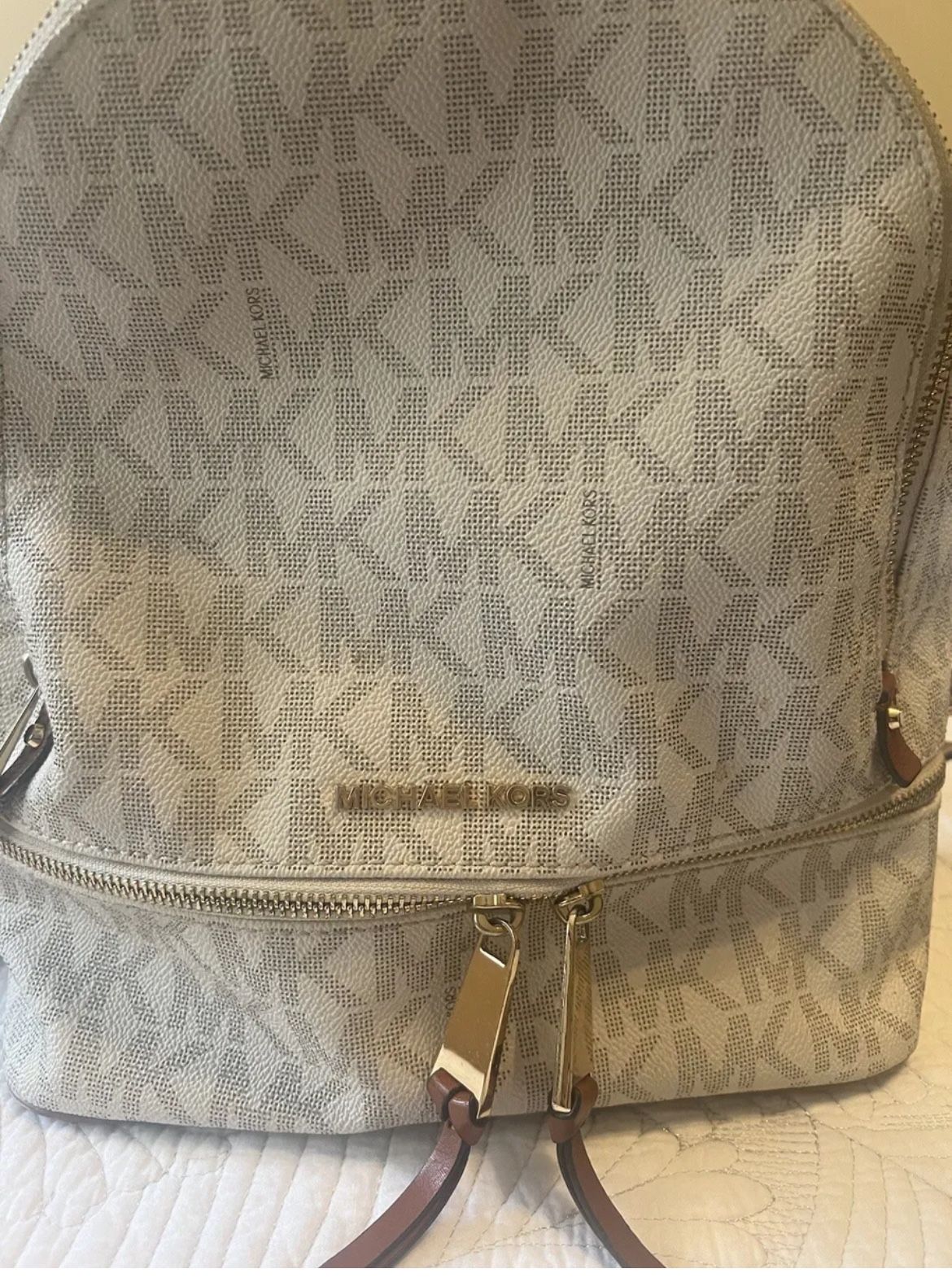  Michael Kors Medium Backpack.  Backpack Michael Kors