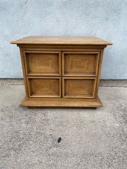 Thomasville Mid Century End Table/Cabinet