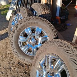 Vendo Las Llantas Para Ford F150 Pido $800 Están En Buen Estado 