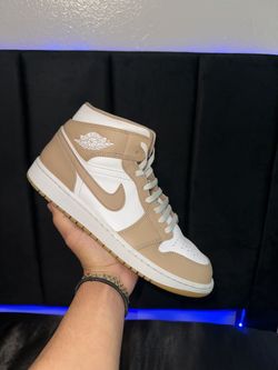 Jordan 1 Mid Tan Gum