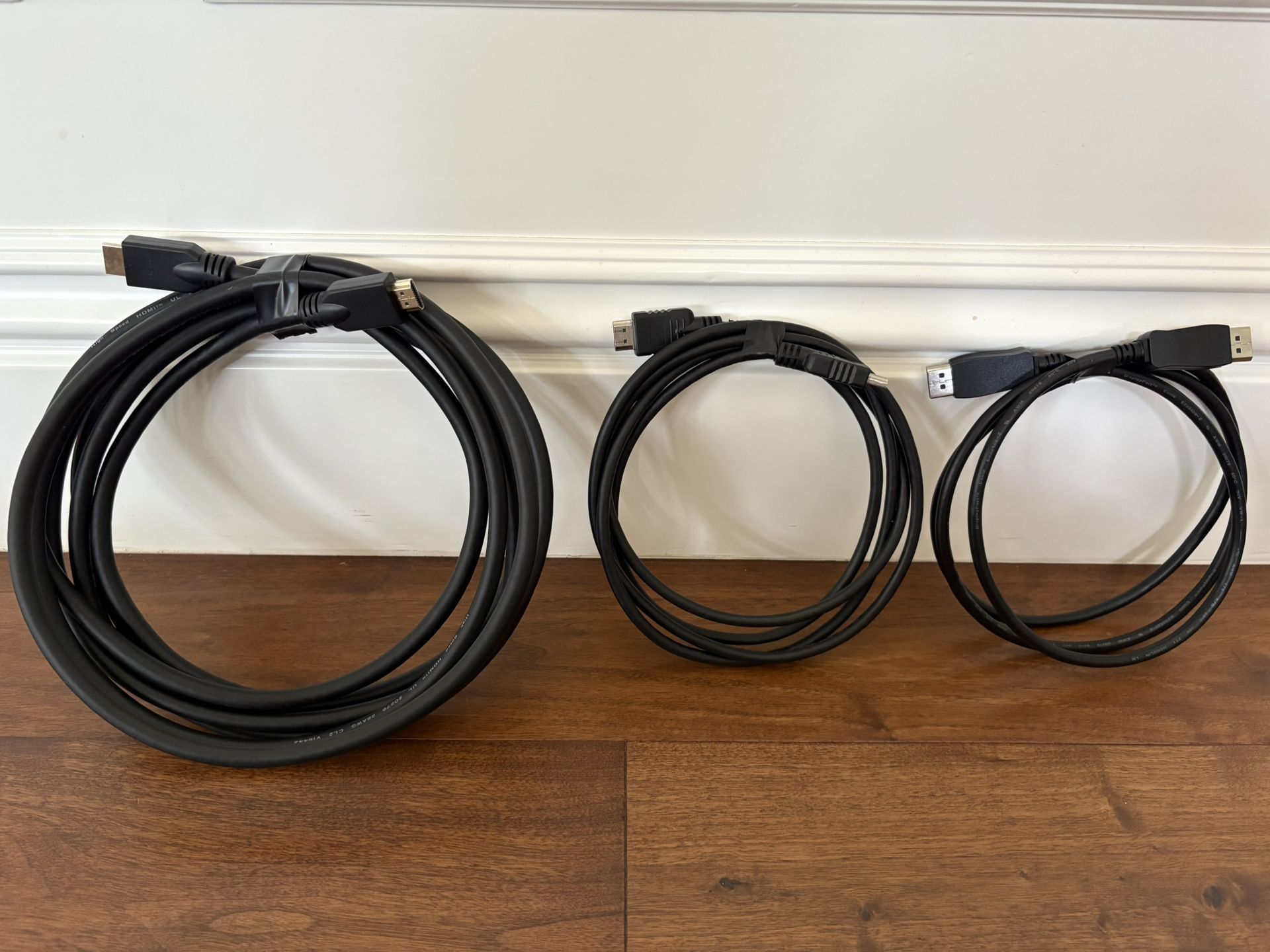 Like new - HDMI UHD 4K Cables (5ft, 6ft, 15ft)