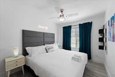 Modern KING Platform Bed w/ Upholstered Headboard