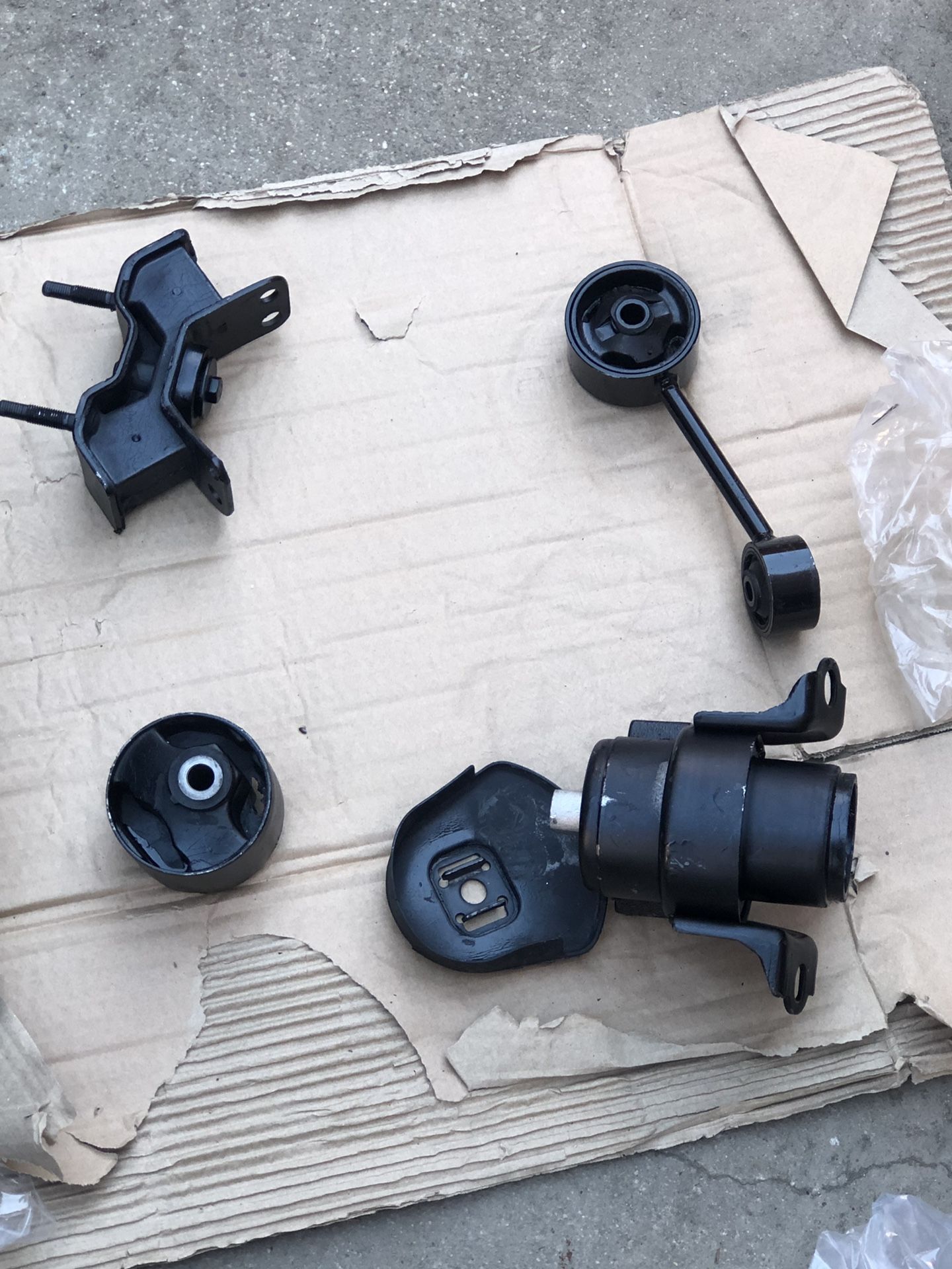 98-02 Toyota Sienna motor mounts