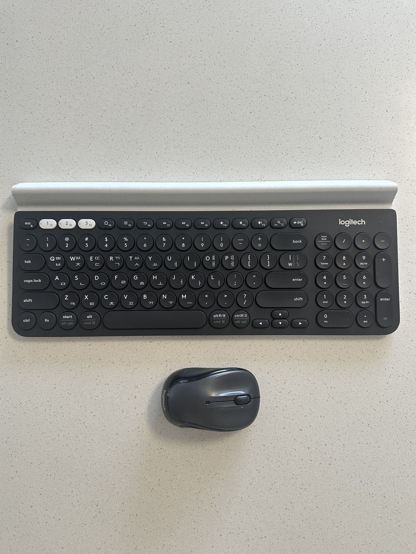 Logitech Wireless Keyboard K780 + Mouse Set