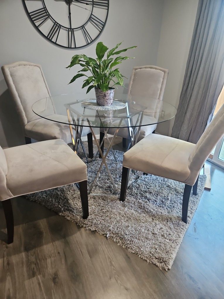 Round glass dining table