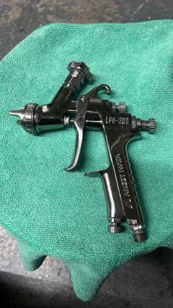 Iwata spray gun