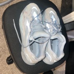 hospital blue yeezy 700