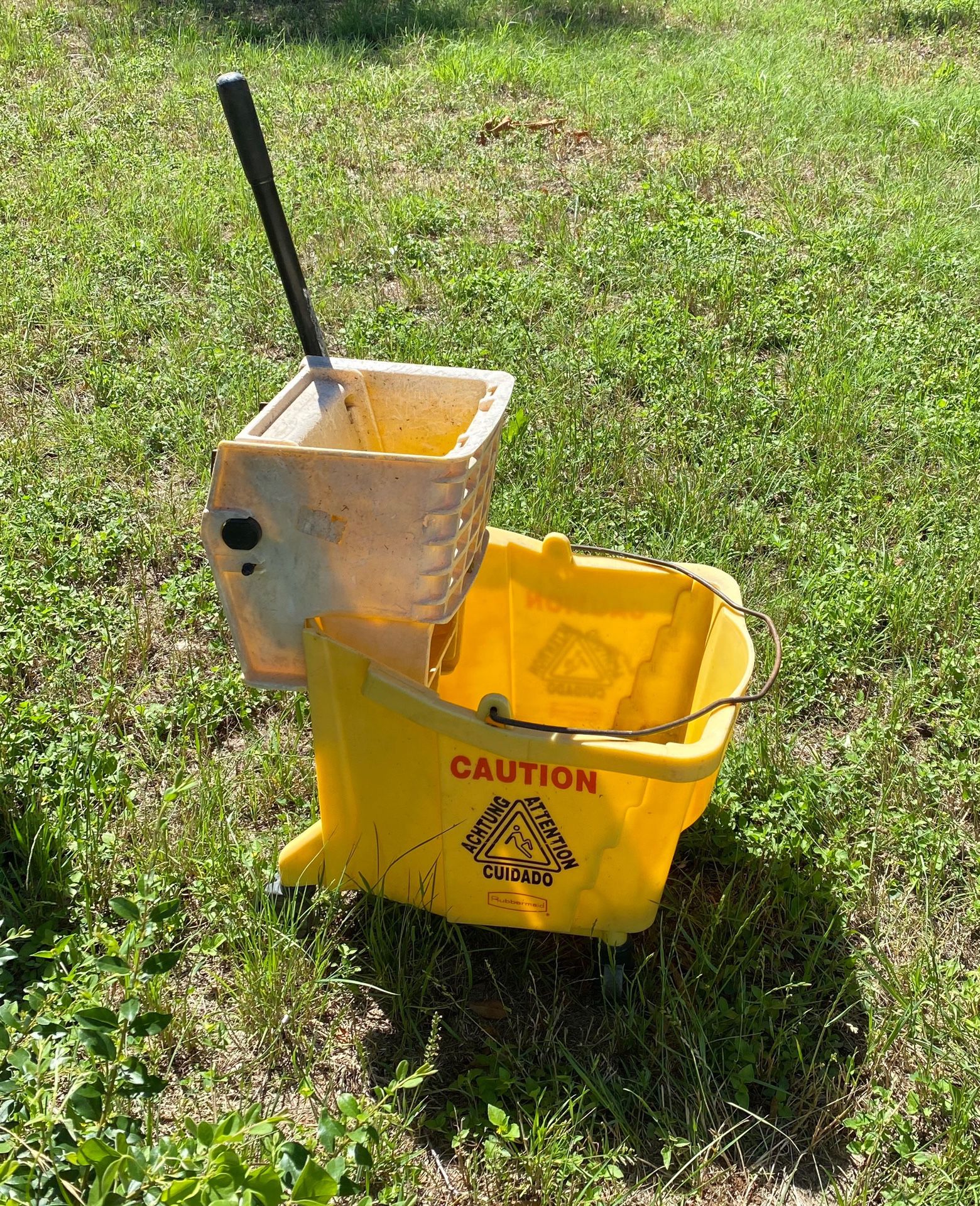 Commercial mop bucket. Good condition