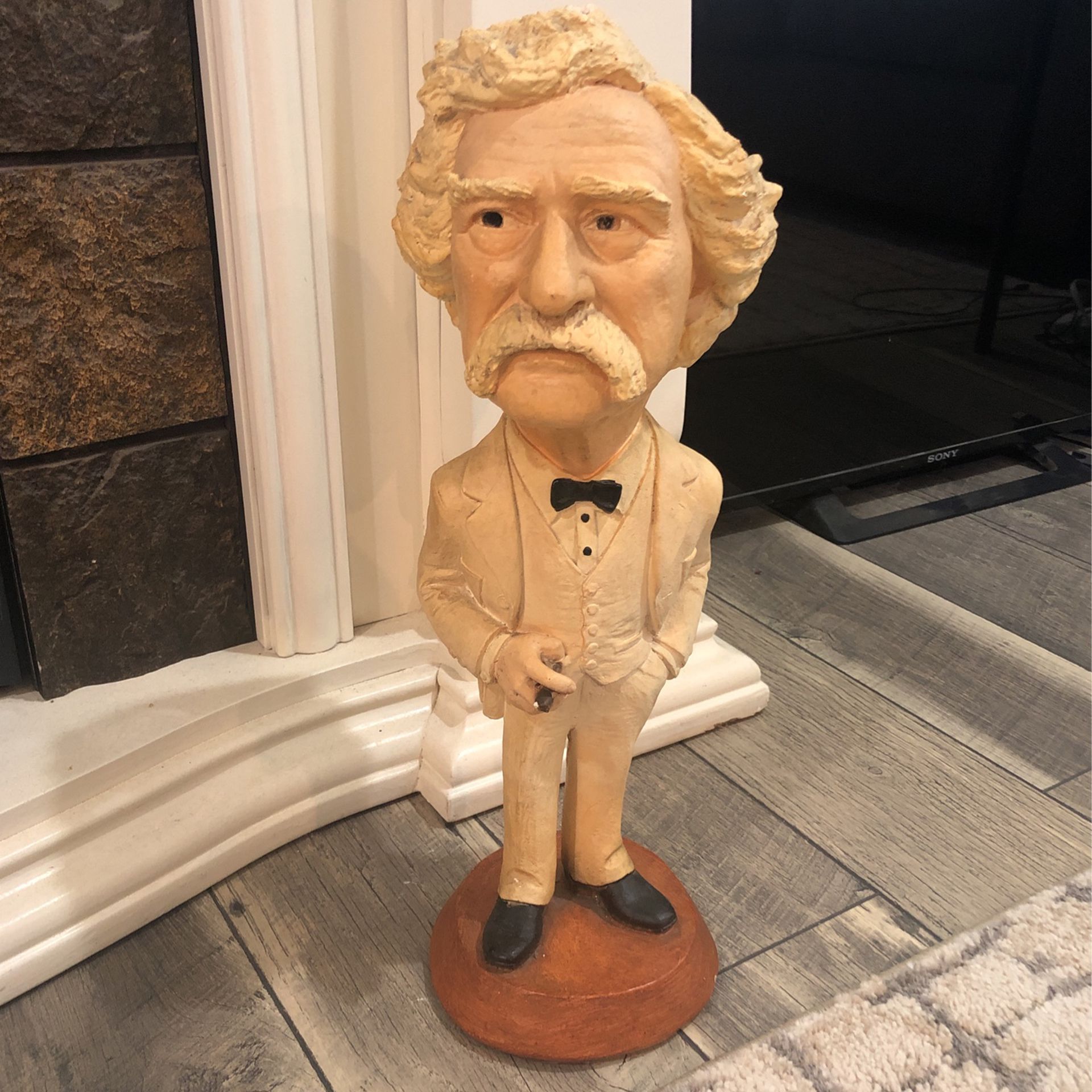 17 in Mark Twain statue