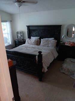 Britannia King Bed Set
