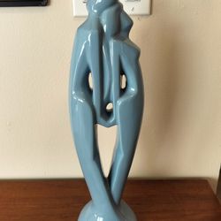 Vintage Art Deco Royal Haeger RENDEZVOUS Loving Couple Statue in Baby Blue  20”.Tall.