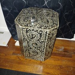 Medium Mother Of Pearl  Table