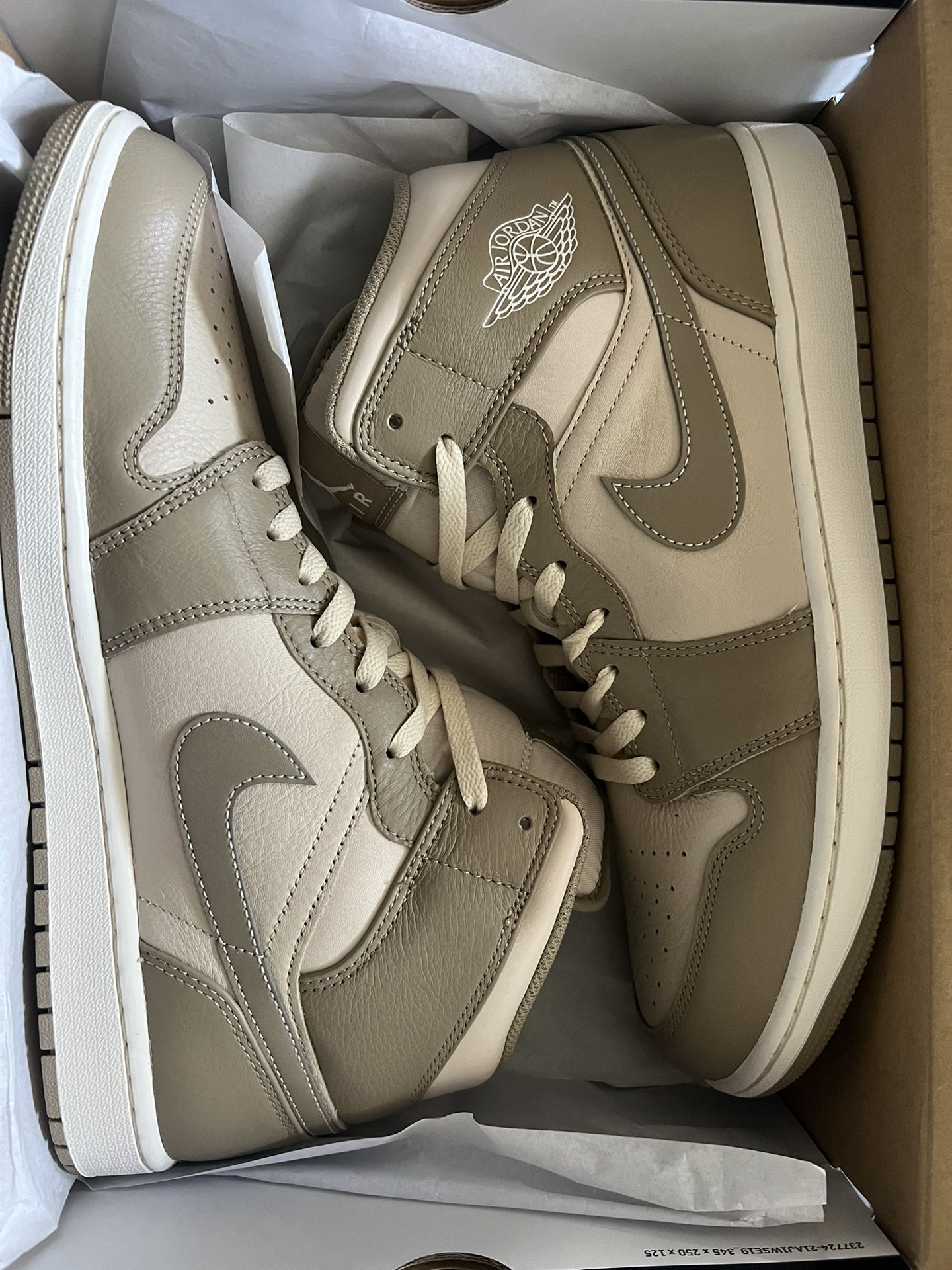 Nike Air Jordan 1 Mid Size 13 W/ Box