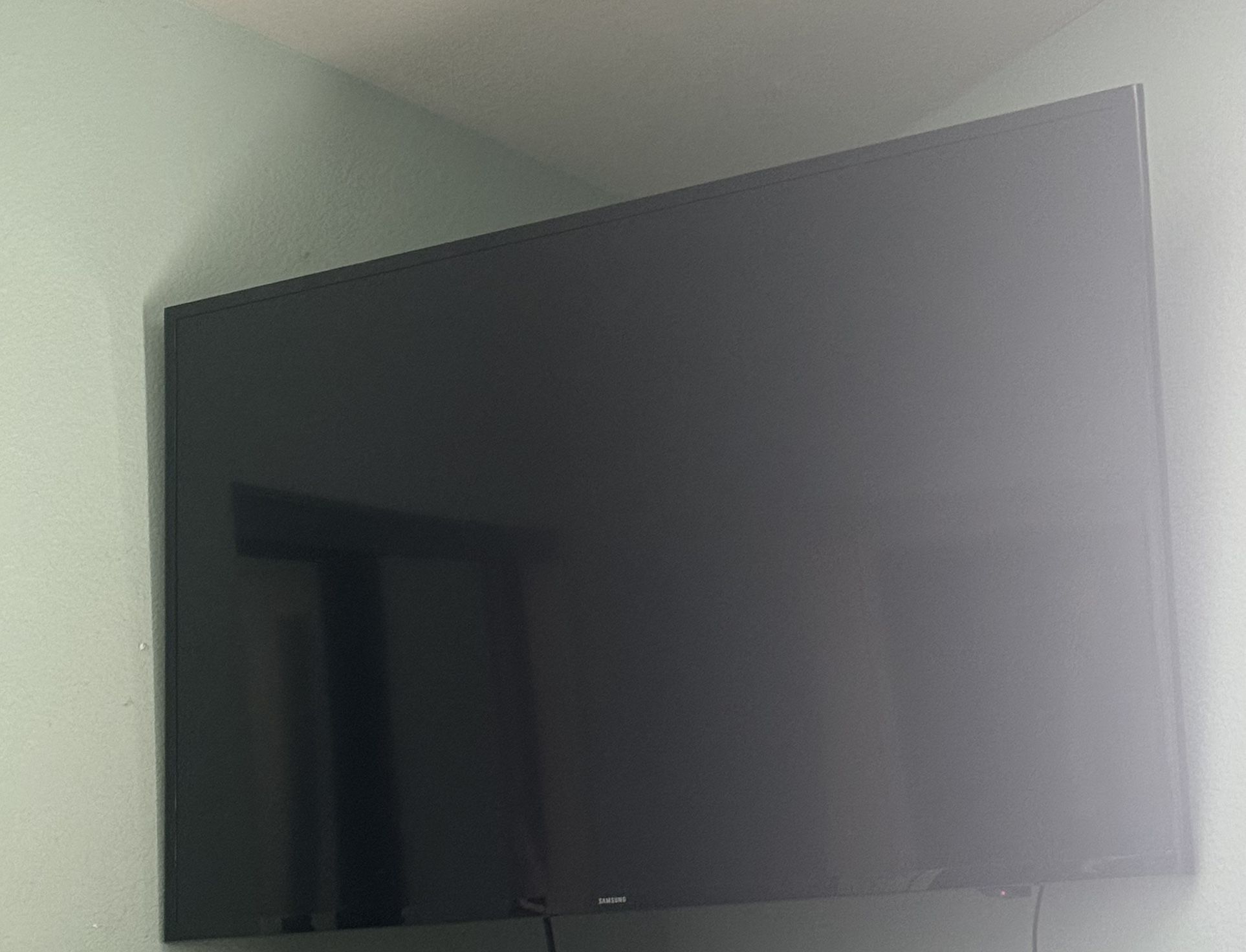 45in Tv With Wall Mount