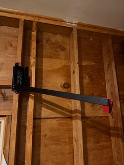 Wall-Mounted Bar Clamp Tool