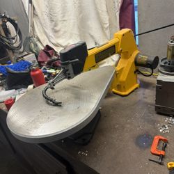 Scroll Saw. Dewalt 