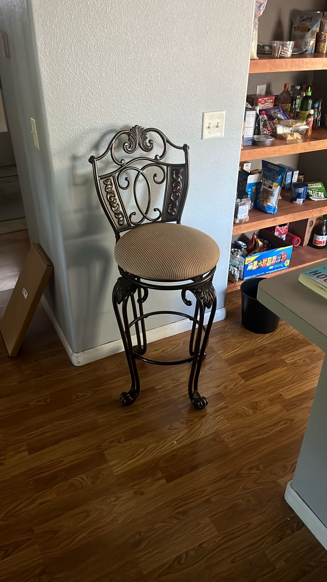 4 Bar Stools