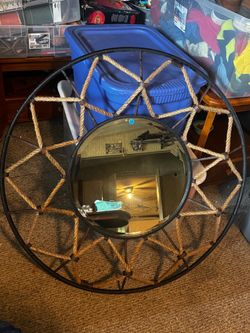 Round Wall Mirror with Rope and Metal Frame