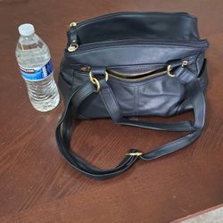 Purse with lots of pockets.