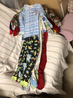 LOT of 10 onesies/pajama for 3T & 4T