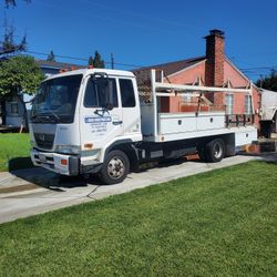 UD Nissan 2000 Del 2006 Con 250 Mil Millas No Apto Para California!