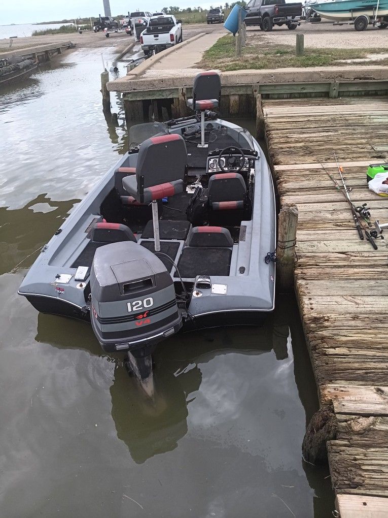 Bass Boat