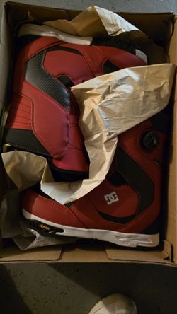 Red Snowboarding Boots DC Shuksan