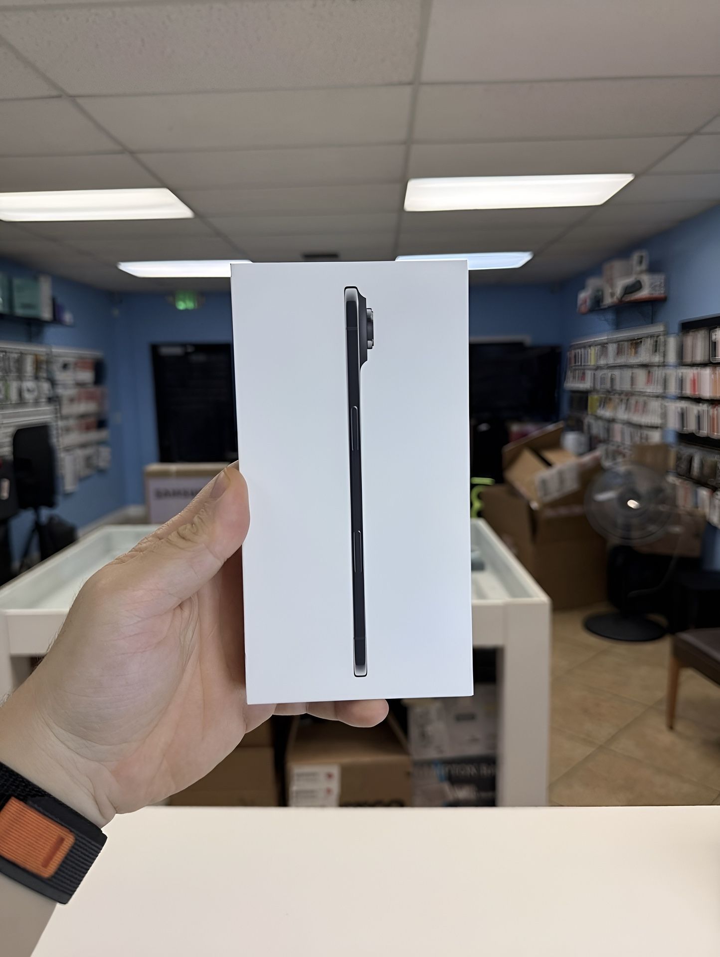 iPhone 17 Air 256GB – Latest Model, Ultra-Light Titanium, With Warranty, Brand New!