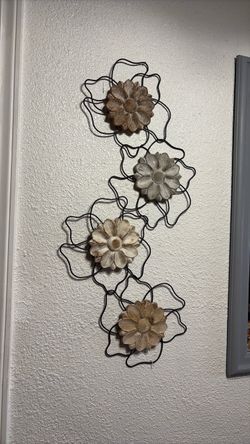 Hunter and Cuba St.,, Metal Wire Flower Wall Art Decor