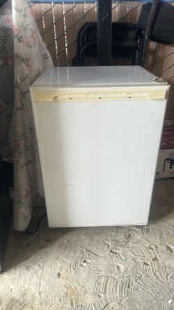 Small refrigerator