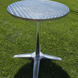 Round Stainless Steel Table / Mesa Redonda de Acero Inoxidable