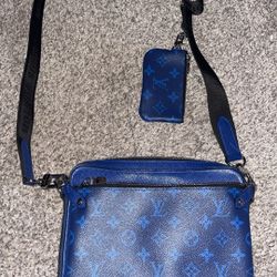 Louis Vuitton Trio Messenger