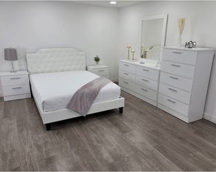 Bedroom Set ( Juego De Cuarto)💮Sold separately too💮Fast delivery