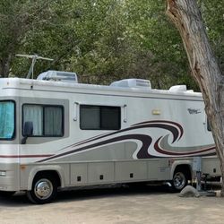 2000 Fleetwood Storm