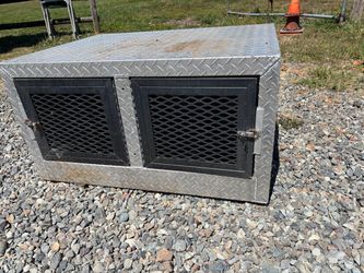 Aluminum Diamond Plate Double Dog Box