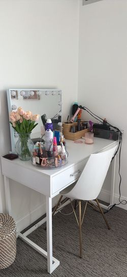 White Desk/Vanity