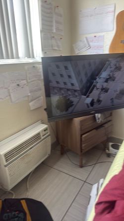 Sony BRAVIA Flat Screen HDTV – Works Great – $75