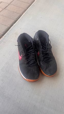 Basketball shoes