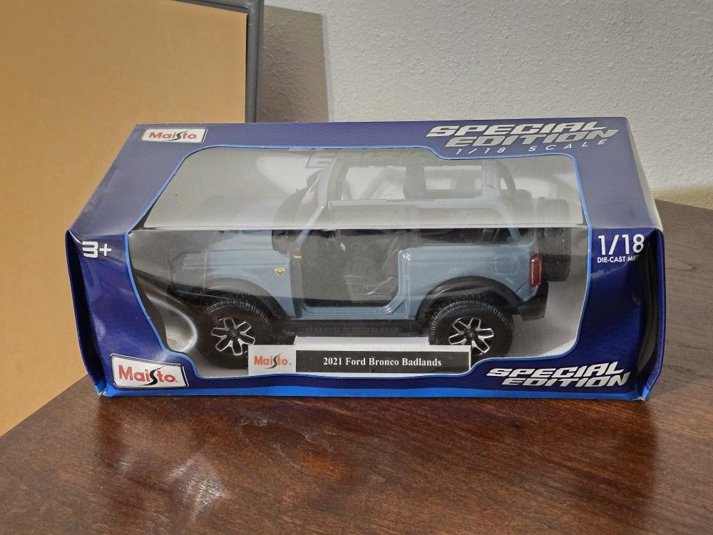1/18 Ford Bronco Diecast Collectable Car