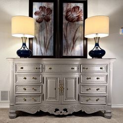 🔆BEAUTIFUL AND ELEGANT TAUPE  dresser/buffet/sideboard/tv Stand/dining Server/credenza