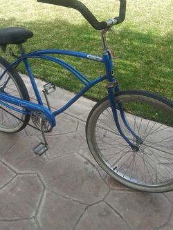 VINTAGE BEACH CRUISER BIKE