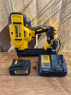 DeWalt 20V XR Brushless 18GA Brad Nailer