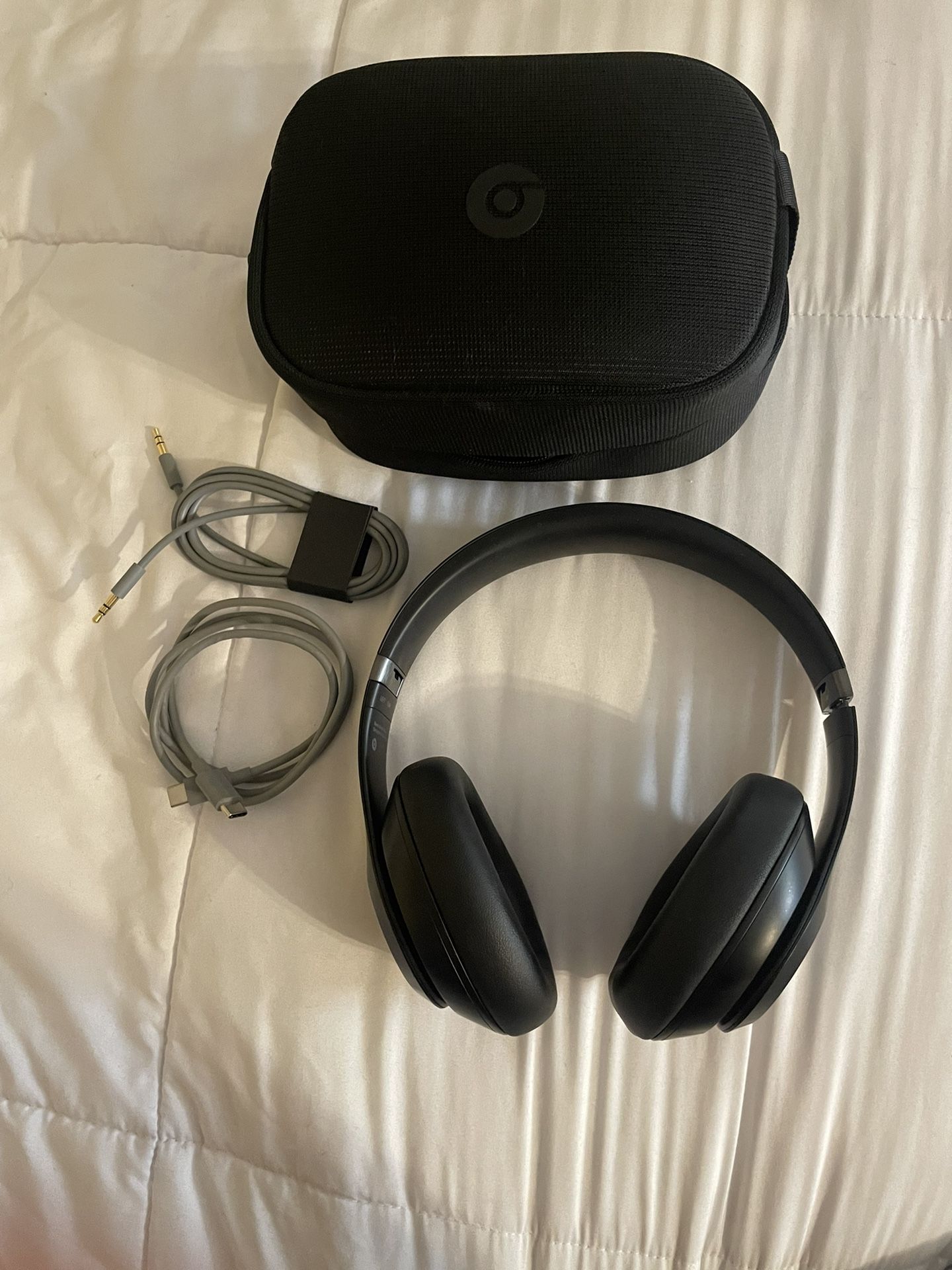 Beats Studio Pro Wireless Headphones - Black